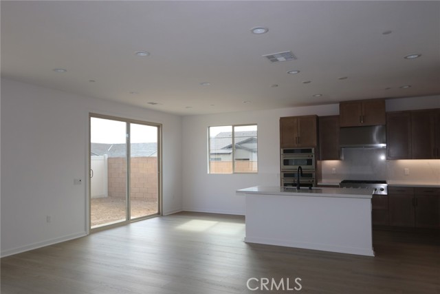 Detail Gallery Image 2 of 14 For 28820 Ridgerock Ct, Canyon Country,  CA 91350 - 2 Beds | 2 Baths