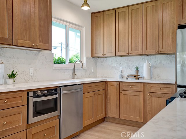 3212 Sunnywood Drive, Fullerton CA: https://media.crmls.org/medias/c0161e8b-3136-4d38-8734-b9904166a0ee.jpg