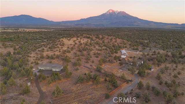 Detail Gallery Image 7 of 16 For 10410 County Hwy a-12, Montague,  CA 96064 - 4 Beds | 2 Baths