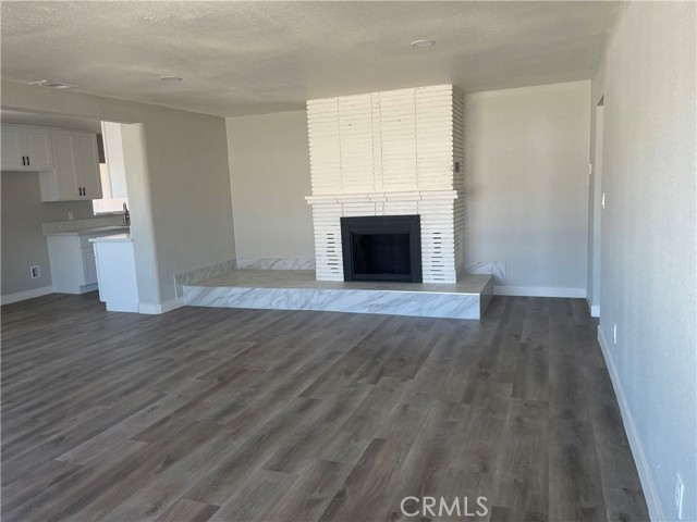 14877 Rodeo Drive, Victorville CA: https://media.crmls.org/medias/c016cef3-91aa-4695-a034-6a58279ed513.jpg