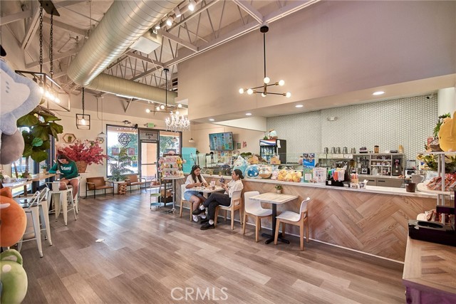 2145 Foothill Boulevard, La Verne CA: https://media.crmls.org/medias/c0177b82-8feb-4453-b1bf-0d6ac4070fc1.jpg