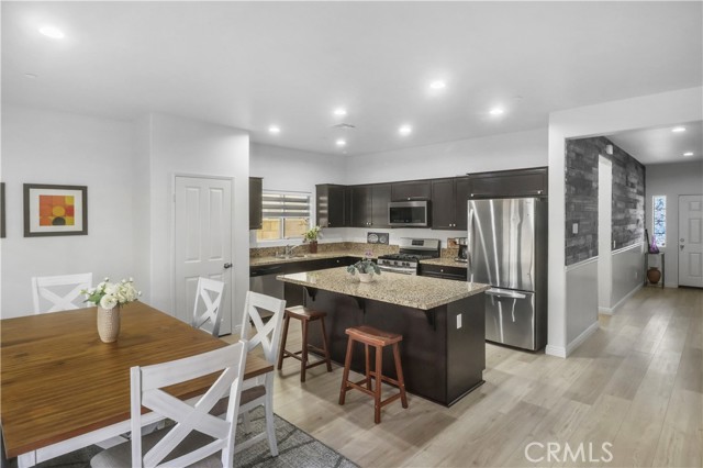 Detail Gallery Image 8 of 37 For 16768 Olive Tree, Fontana,  CA 92336 - 4 Beds | 3 Baths