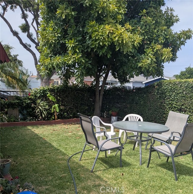 10406 San Carlos, South Gate CA: https://media.crmls.org/medias/c018cde1-8b17-4b0e-9c76-dcf61ee8be9d.jpg
