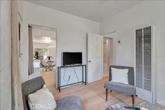 518 E Lime, Monrovia CA: https://media.crmls.org/medias/c0190579-0417-476f-8f92-789ff4d65448.jpg