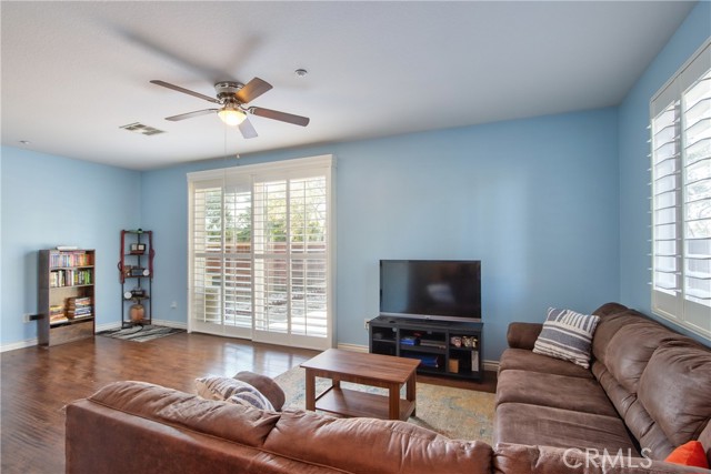 27477 Hazelhurst Street, Murrieta CA: https://media.crmls.org/medias/c01927d6-23f3-4603-9819-47e3da8a51bb.jpg