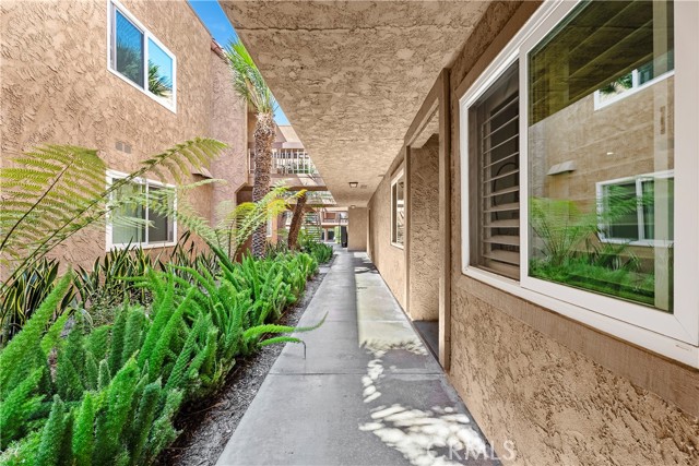 Detail Gallery Image 2 of 31 For 6600 Warner Ave #119,  Huntington Beach,  CA 92647 - 1 Beds | 1 Baths