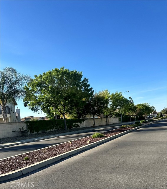 Detail Gallery Image 4 of 62 For 1971 Summerglen, Atwater,  CA 95301 - 5 Beds | 3/1 Baths