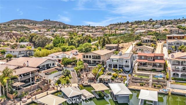 30420 Longhorn Drive, Canyon Lake CA: https://media.crmls.org/medias/c019f0e5-73f4-4319-9a59-e0d24699964f.jpg