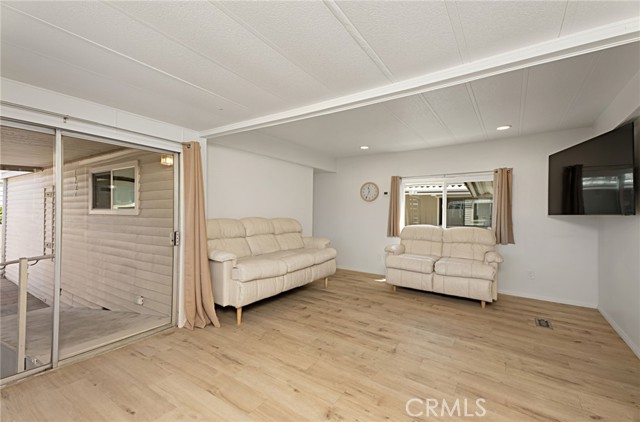 Detail Gallery Image 5 of 39 For 1660 Whittier Ave. #35 #35,  Costa Mesa,  CA 92627 - 2 Beds | 1 Baths