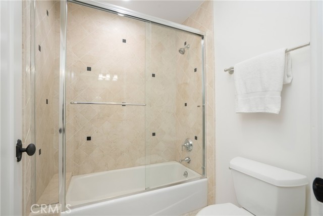 1247 Journeys End Drive, La Canada Flintridge CA: https://media.crmls.org/medias/c01a25ad-53ba-4204-8b59-b95de761acbb.jpg