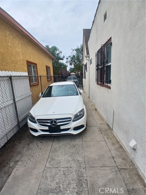 1831 W 68th Street, Los Angeles CA: https://media.crmls.org/medias/c01b0180-3f09-423c-a813-fd7ba72bd8af.jpg