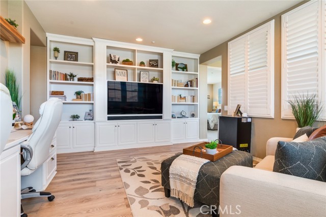 4765 Falconview Court, Fontana CA: https://media.crmls.org/medias/c01b2a0e-b6e4-4829-9b17-96210a8f4a04.jpg