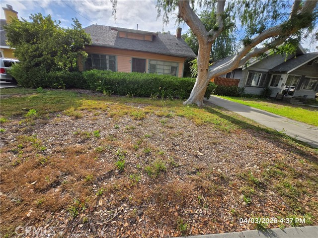 Detail Gallery Image 3 of 5 For 871 S Los Robles Ave, Pasadena,  CA 91106 - 3 Beds | 1 Baths