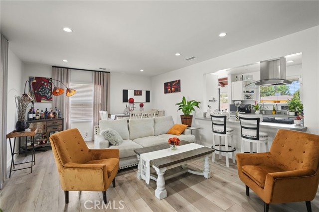 8745 Valjean Avenue, North Hills CA: https://media.crmls.org/medias/c01bbf5b-0632-48d2-b959-842bbb60d47d.jpg