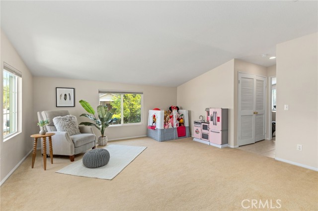 Detail Gallery Image 14 of 33 For 40929 Engelmann Oak St, Murrieta,  CA 92562 - 6 Beds | 2/1 Baths