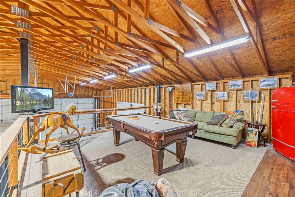 https://media.crmls.org/medias/c01ca035-8a6d-4946-9d43-8296627272ca.jpg?preset=X-Large