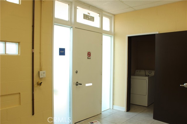 13812 Saticoy Street photo 4