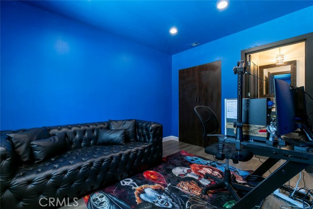 17800 Raymer Street, Sherwood Forest CA: https://media.crmls.org/medias/c01cd8bb-4b58-47b0-a0bd-e57e2d6cf1d3.jpg