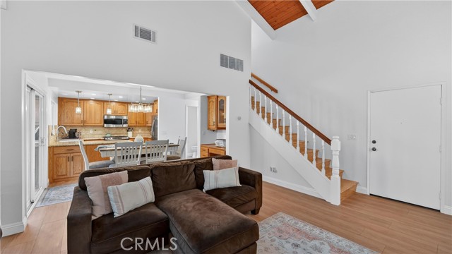 Detail Gallery Image 10 of 46 For 4304 Lincoln Plaza, Cypress,  CA 90630 - 2 Beds | 2/1 Baths