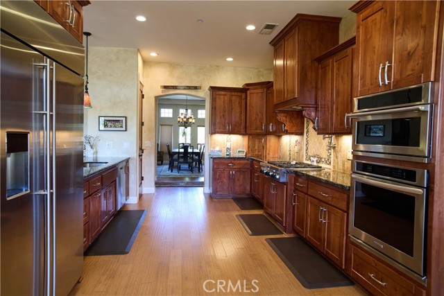 Detail Gallery Image 13 of 73 For 869 Whispering Winds Ln. Ln, Chico,  CA 95928 - 4 Beds | 3/1 Baths