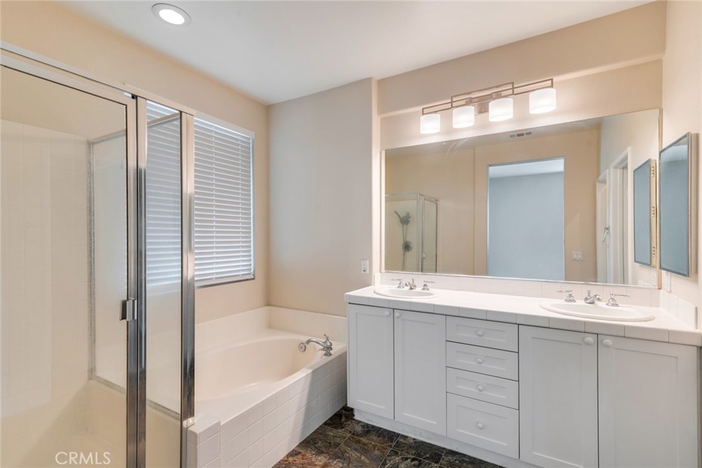 MLS #WS25187094 img 16