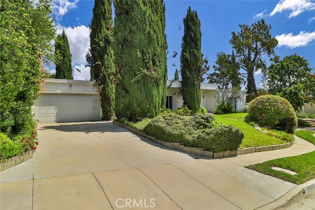 17313 Citronia Street, Northridge CA: https://media.crmls.org/medias/c01e4622-2c59-4335-8c2a-30377c1abb37.jpg