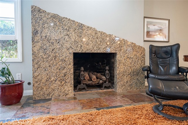 350 Claremont Avenue, Long Beach CA: https://media.crmls.org/medias/c01e4e9b-dc49-4d1e-bc0c-61233dae8349.jpg