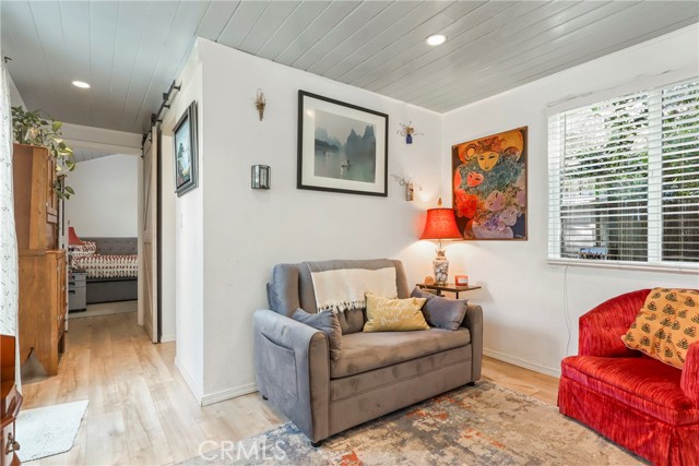 Detail Gallery Image 5 of 32 For 10799 Sherman Grove Ave #82,  Sunland,  CA 91040 - 1 Beds | 1 Baths