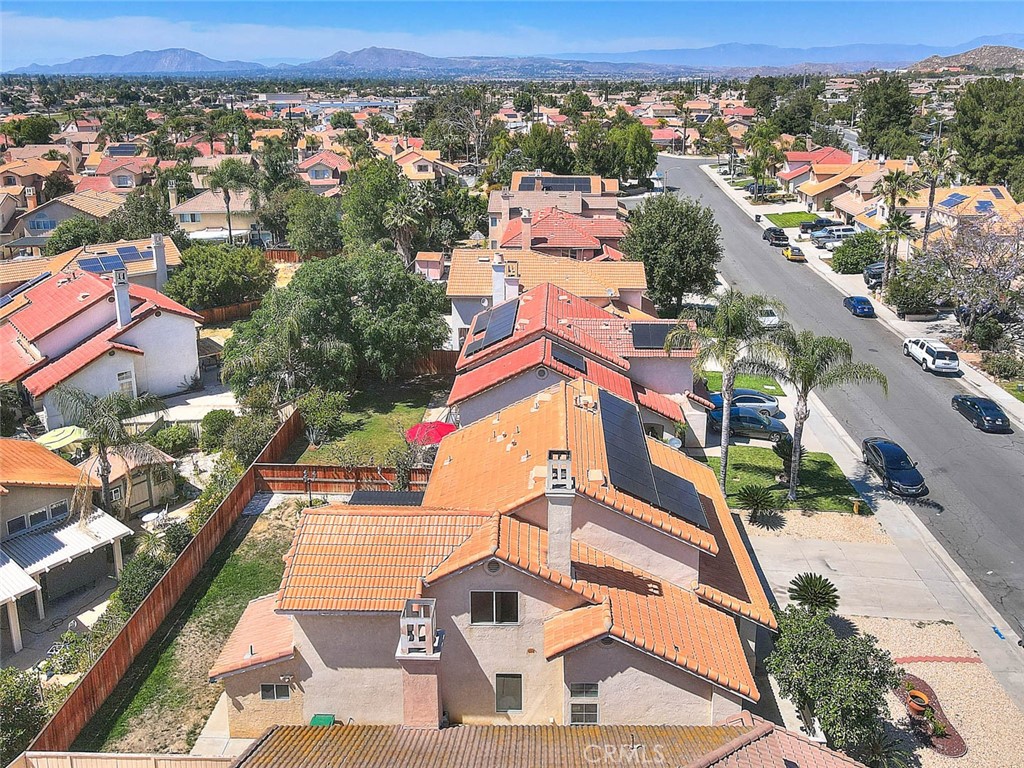 https://media.crmls.org/medias/c01f193a-50b8-4e5c-bf82-34164df5e155.jpg?preset=X-Large