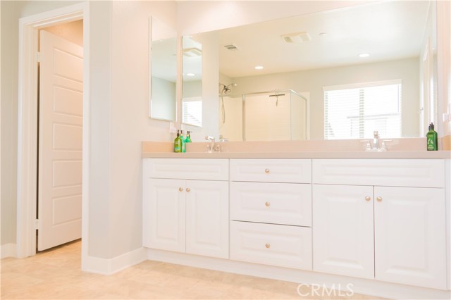 double sink in master bath