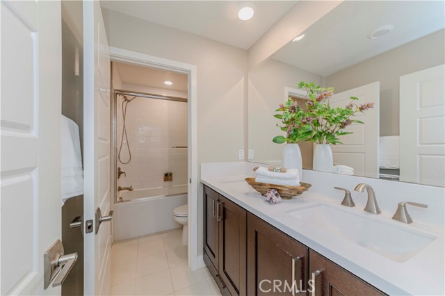 195 Stellar, Irvine CA: https://media.crmls.org/medias/c0203f36-b56e-4449-9322-a2474f6807dd.jpg
