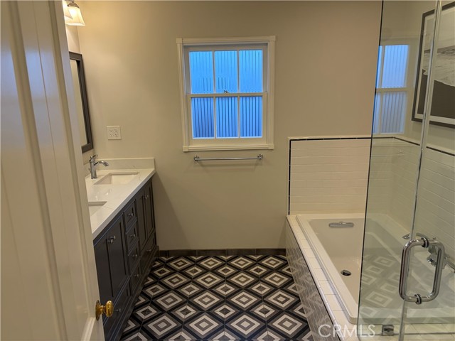 Detail Gallery Image 13 of 15 For 851 Graynold, Glendale,  CA 91202 - 2 Beds | 1 Baths