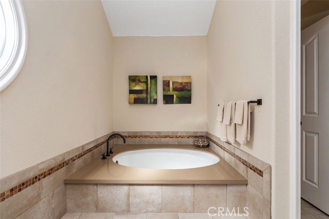 6260 Napoli Court, Long Beach CA: https://media.crmls.org/medias/c0214821-0175-4125-a5a4-2aeae734560f.jpg