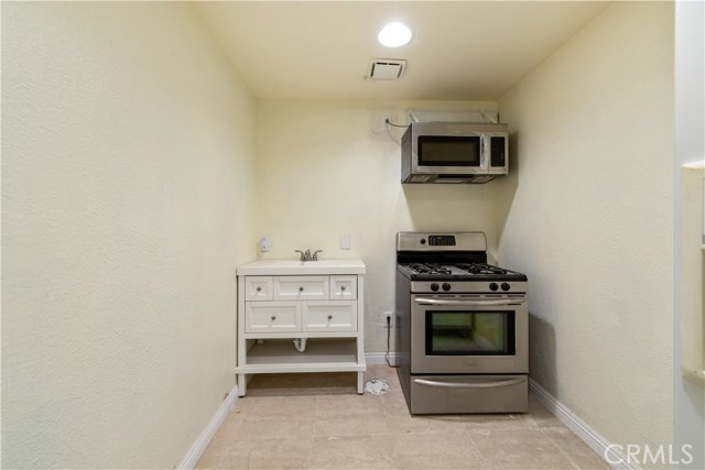 Detail Gallery Image 11 of 24 For 10001 Bellflower Ave, Cherry Valley,  CA 92223 - 11 Beds | 9/2 Baths