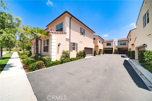 102 Anthology, Irvine CA: https://media.crmls.org/medias/c021c6ed-6f49-4b09-81d8-d56f51026727.jpg