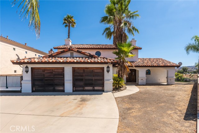 21998 Strawberry Lane, Canyon Lake CA: https://media.crmls.org/medias/c021d211-111d-4c37-86a8-0475a810186d.jpg