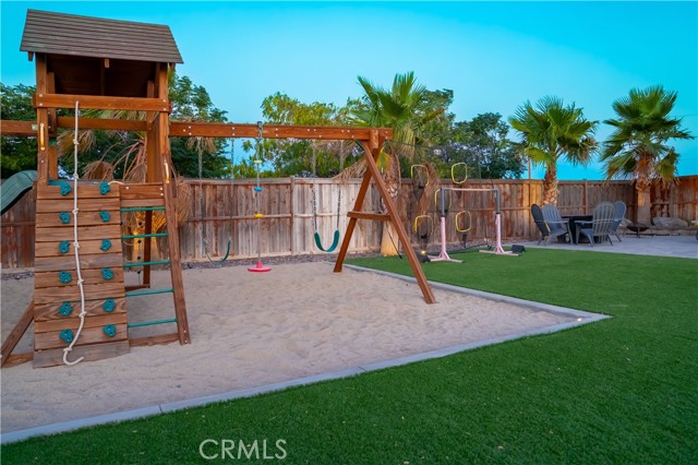 Detail Gallery Image 26 of 36 For 8826 Avenal St, Phelan,  CA 92371 - 4 Beds | 2/1 Baths