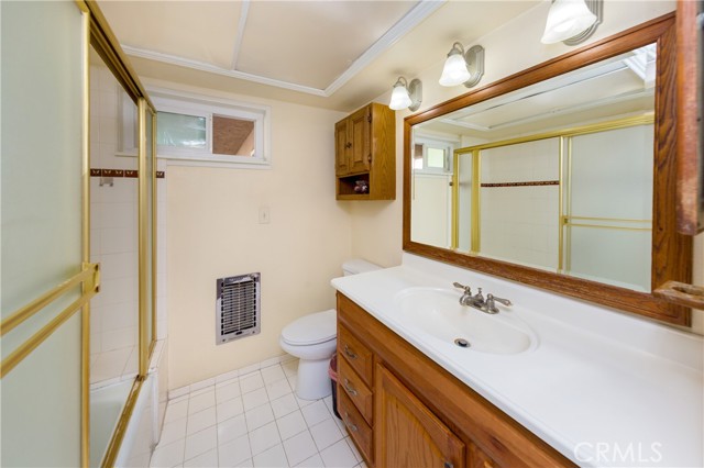 Detail Gallery Image 11 of 17 For 19937 Parthenia St, Northridge,  CA 91324 - 3 Beds | 2 Baths