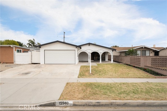 12340 Dune Street, Norwalk CA: https://media.crmls.org/medias/c02296ed-59d7-4e68-880c-4c7004d54f4a.jpg
