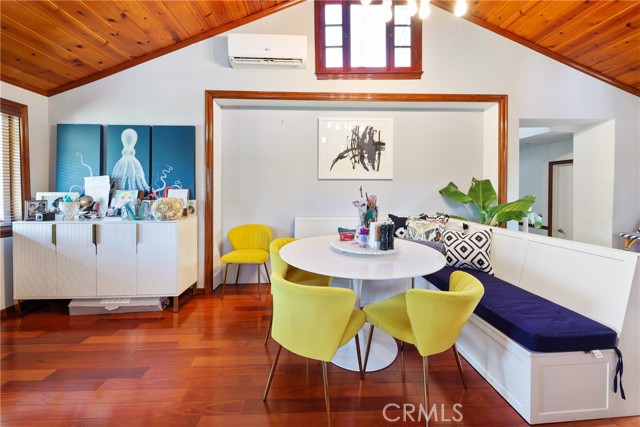 2642 Westminster Place, Costa Mesa CA: https://media.crmls.org/medias/c022a8b2-9568-4a8c-8efa-b0af2affb6f0.jpg