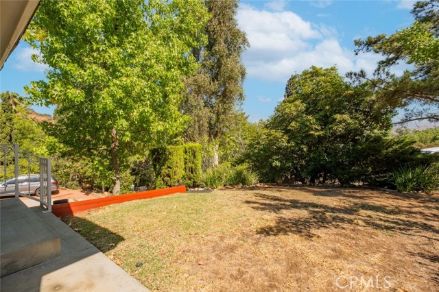 9530 Wheatland Avenue, Shadow Hills CA: https://media.crmls.org/medias/c022ace6-b7c3-41dd-af55-a1bcd98b5684.jpg