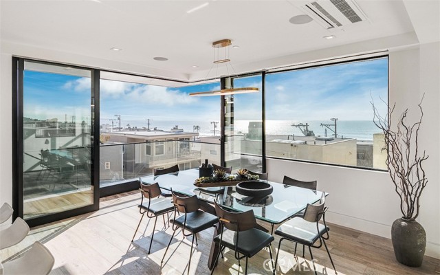 200 40th Street, Manhattan Beach, California 90266, 4 Bedrooms Bedrooms, ,4 BathroomsBathrooms,Residential,Sold,40th,SB22010624
