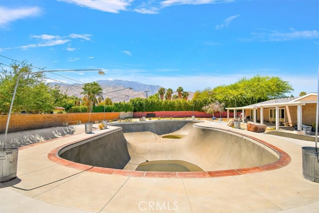 Detail Gallery Image 22 of 31 For 2175 E Racquet Club Rd, Palm Springs,  CA 92262 - 3 Beds | 2 Baths