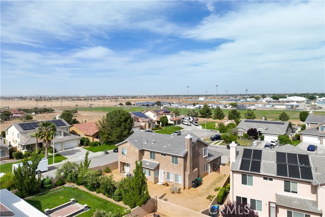42639 Biscay, Lancaster CA: https://media.crmls.org/medias/c0239365-0fe4-4638-b108-890a8b0582e1.jpg