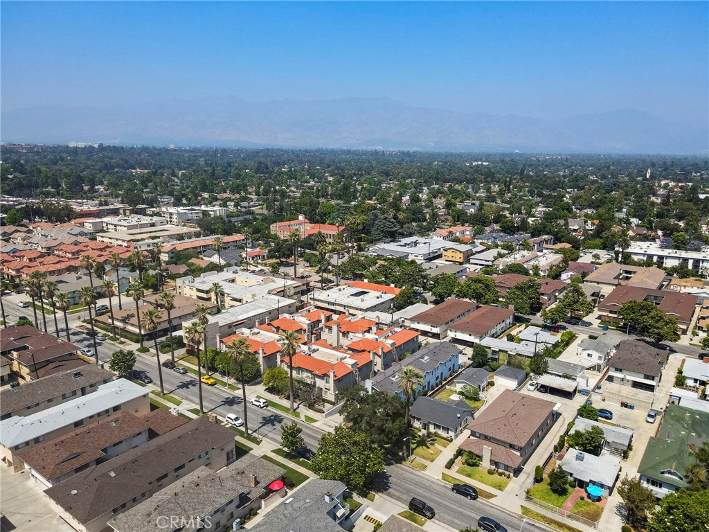 https://media.crmls.org/medias/c024d8ec-9716-4544-9d53-7b15c74cad10.jpg?preset=X-Large