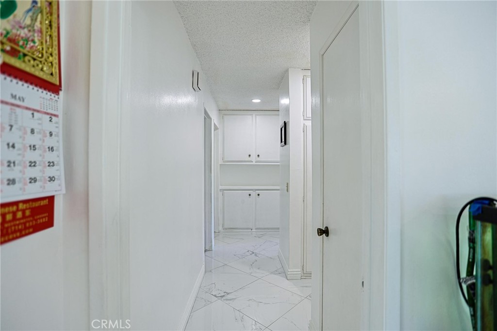 https://media.crmls.org/medias/c0250a2d-9998-4769-a1f4-5ce2cf8a4871.jpg?preset=X-Large