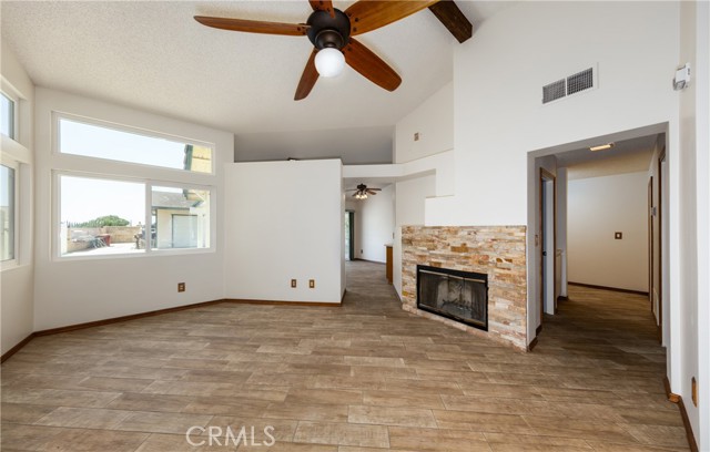 655 Shasta Way, Beaumont CA: https://media.crmls.org/medias/c0250aec-c4d3-4ce2-ac98-40a91463d7bf.jpg