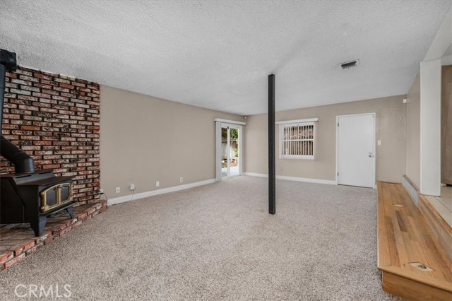 Detail Gallery Image 13 of 45 For 404 W Robinson Ave, Fresno,  CA 93705 - 3 Beds | 2 Baths