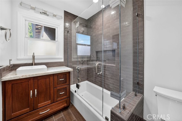 Detail Gallery Image 21 of 29 For 1641 N Catalina, Burbank,  CA 91505 - 3 Beds | 2 Baths