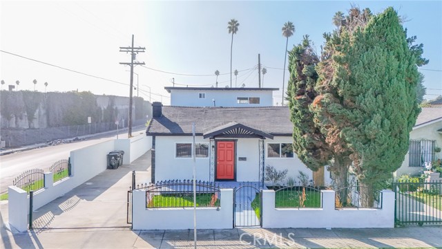 Detail Gallery Image 9 of 38 For 430 W 64th, Los Angeles,  CA 90003 - 3 Beds | 3 Baths